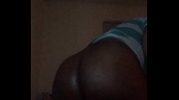 horny ebony twerks her huge ass